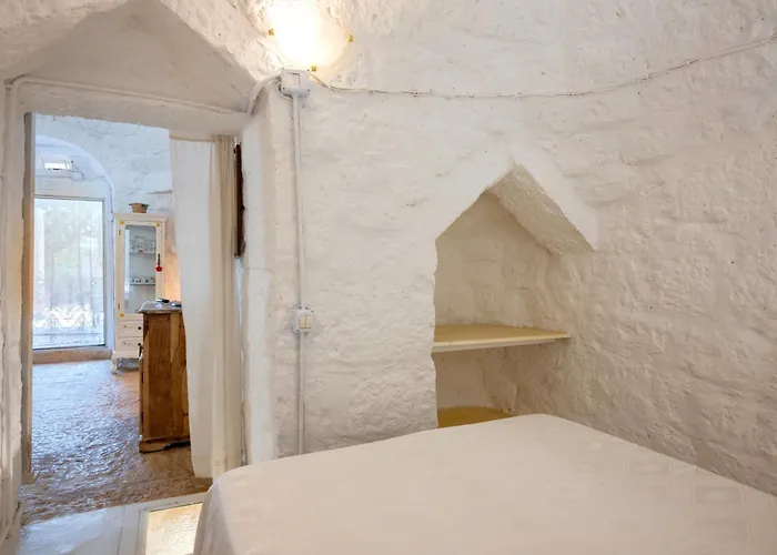 Antico Trullo Pasquale Con Piscina 度假居 *