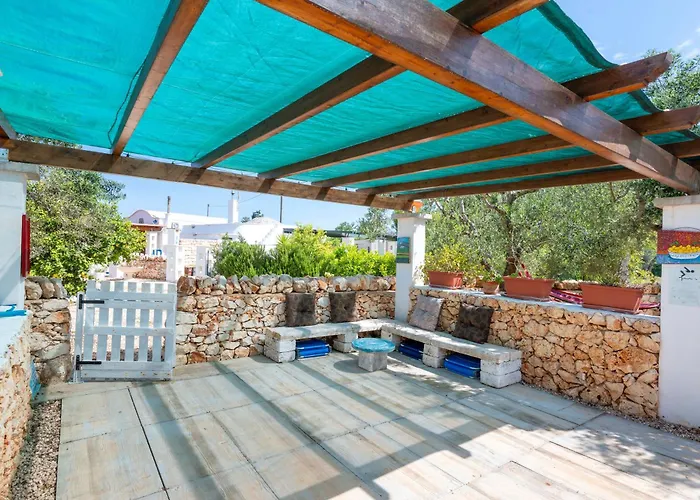 Antico Trullo Pasquale Con Piscina 度假居 *