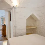 Antico Trullo Pasquale Con Piscina Semesterbostad *
