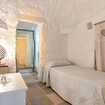 Antico Trullo Pasquale Con Piscina Semesterbostad *