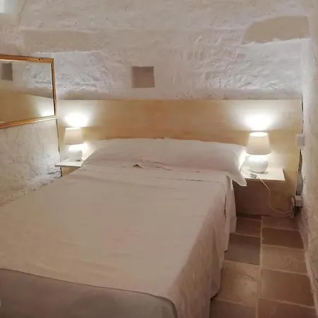 Holiday home Antico Trullo Pasquale Con Piscina