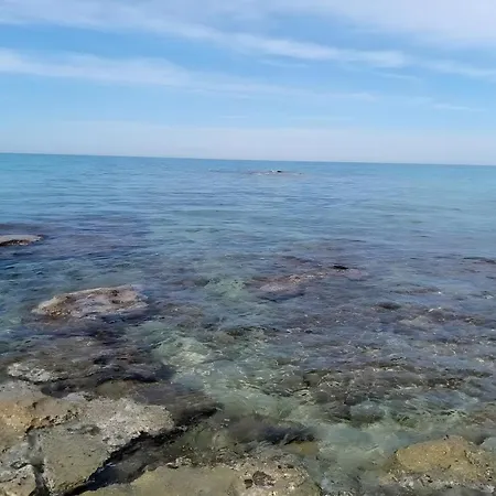 Antico Trullo Pasquale Con Piscina Hébergement de vacances
