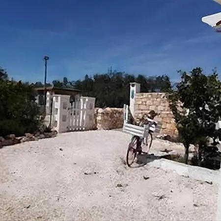 Antico Trullo Pasquale Con Piscina Holiday home *