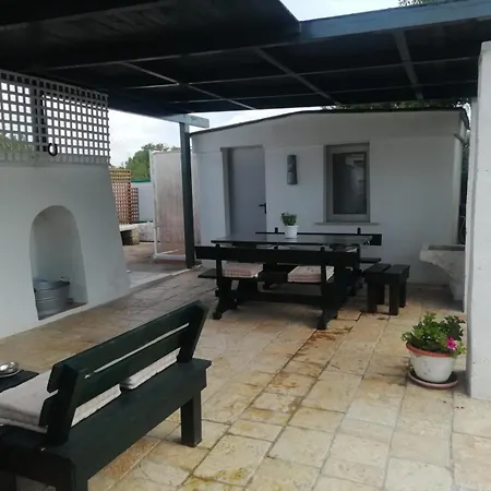 Holiday home Antico Trullo Pasquale Con Piscina Ostuni