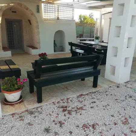 Antico Trullo Pasquale Con Piscina Holiday home